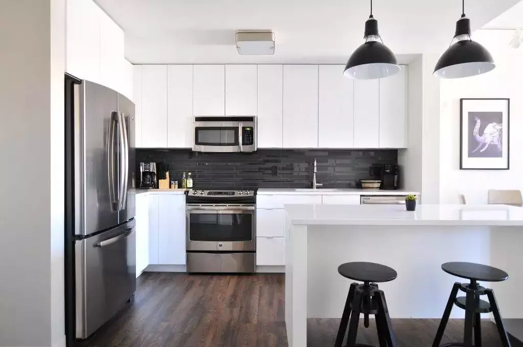 repair kitchen cabinets